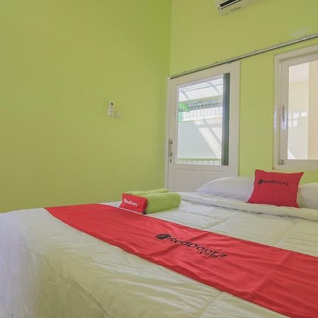 Reddoorz Syariah Near Museum Wisma Karya Субанг Экстерьер фото