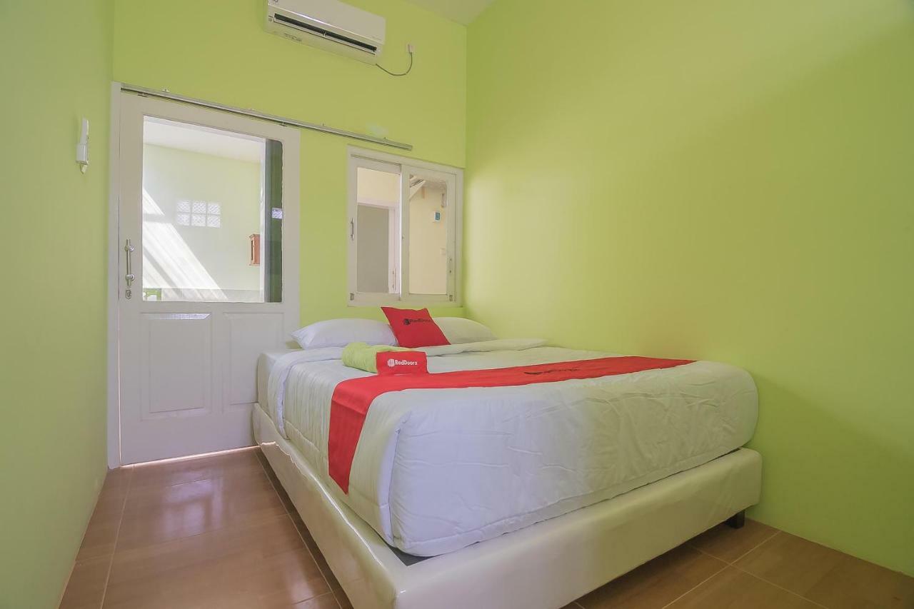 Reddoorz Syariah Near Museum Wisma Karya Субанг Экстерьер фото